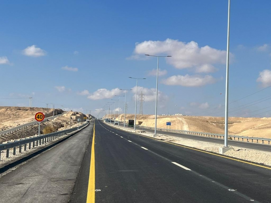 الأشغال تستكمل أعمال الجزء الثاني من   إعادة تأهيل طريق الكرك  القطرانة وتبدأ باعمال الجزء الأخير...صور 