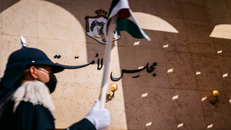 جلسة مغلقة للأعيان.. الأحد