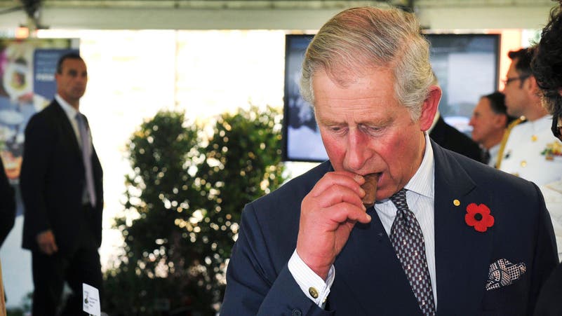 الملك تشارلز يحظر طبقاً من الموائد الملكية