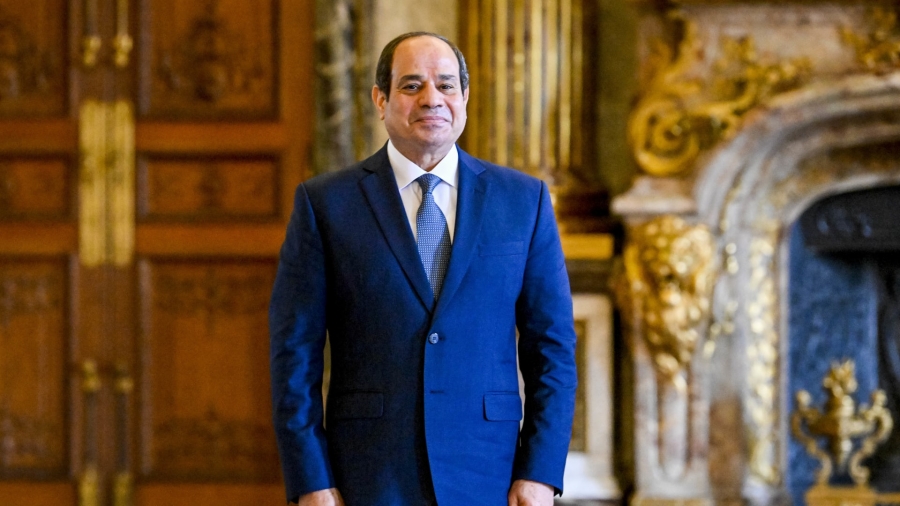 الرئيس المصري يتوجه إلى قطر لحضور حفل افتتاح كأس العالم