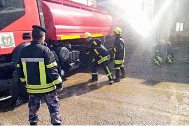 دفاع مدني العقبة يشرح حول أسباب حريق خزان بنزين في ساحة منزل