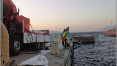 مغادرة الباخرة المتسببة بتلوث نفطي قبل شهرين في مياه العقبة