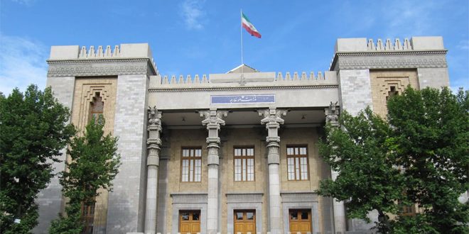 إيران تستدعي سفير بريطانيا احتجاجاً على الهجوم على سفارتها بلندن