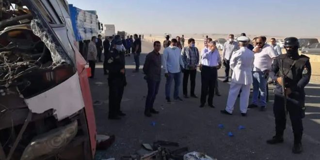 مصرع 11 شخصاً وإصابة 27 آخرين جراء حادث سير في مصر