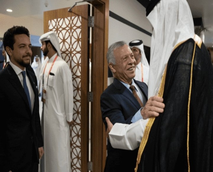 الملك يحضر حفل استقبال أمير قطر لقادة دول