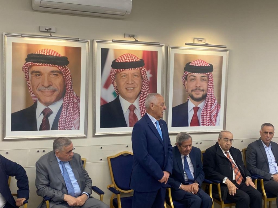 مندوبًا عن الملك ،العيسوي يقدم واجب العزاء لعشيرة الكركي