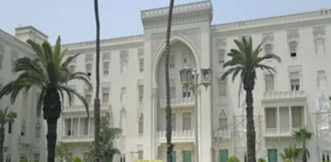 الرئاسة المصرية تعلق على لقاء المصافحة بين السيسي وأردوغان