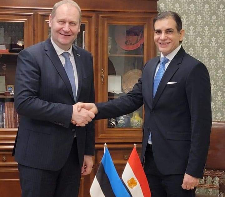 لقاء السفير المصري مع وزير الشئون الريفية الإستونى