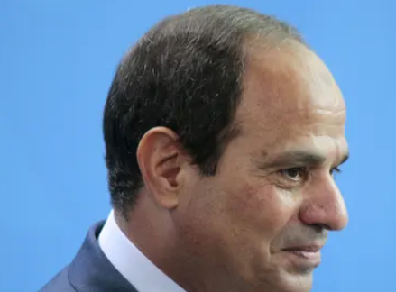 السيسي يهنئ أمير قطر بنجاح حفل افتتاح كأس العالم