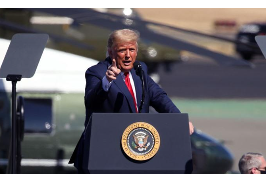 من يقف وراء إبلاغ الـFBI عن وثائق ترامب السرية؟