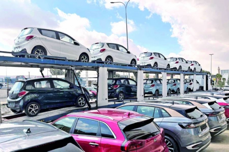 1328 سيارة كهربائية مبيعة الشهر الماضي