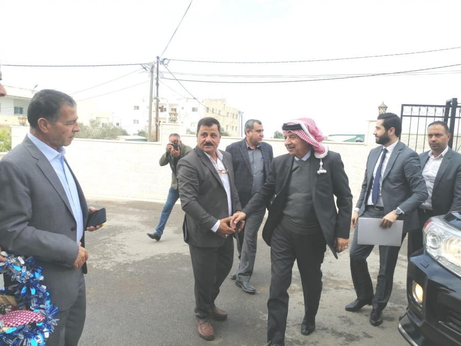 وزير الادارة المحلية في جولة عمل رسمية لبلديات لواء بني كنانة الخمس .. صور