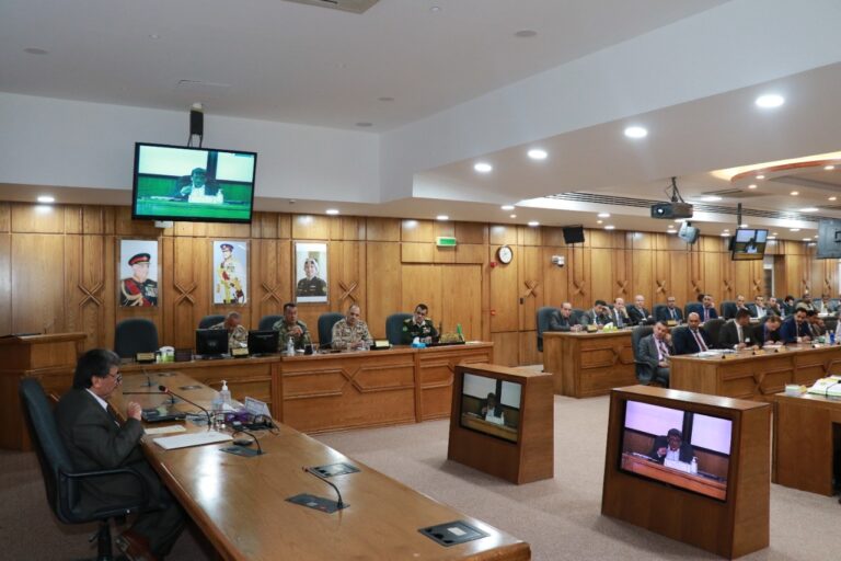 الشؤون السياسية والبرلمانية: عدد أقل من الأحزاب بعد منتصف أيار