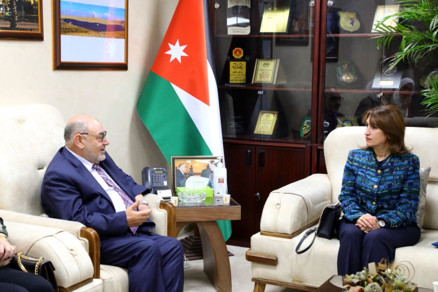 الهاشمية وسيدات سلاح الجو الملكي تبحثان التعاون المشترك