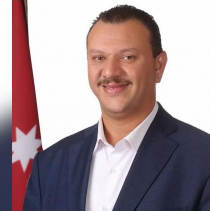 الحديد: التجّار يتحمّلون أكثر من 50 من ثمن البضائع رسوم وضرائب قبل البيع