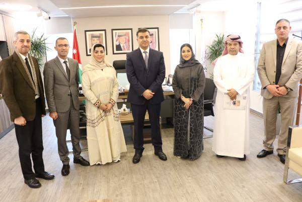 وزير الزراعة يبحث مع وفد المجلس الدولي للتمور قضايا القطاع