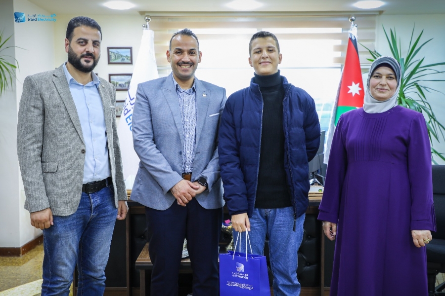 كهرباء اربد تكرم الطالب الخطيب الحائز على المركز الثالث في مسابقة تحدي القراءة العربي الدولي