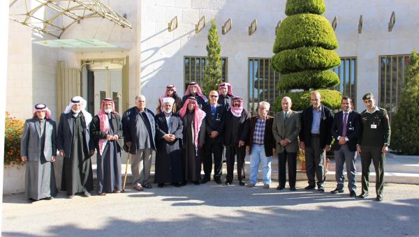 مصابون عسكريون من إقليم الوسط يزورون متحف الدبابات الملكي