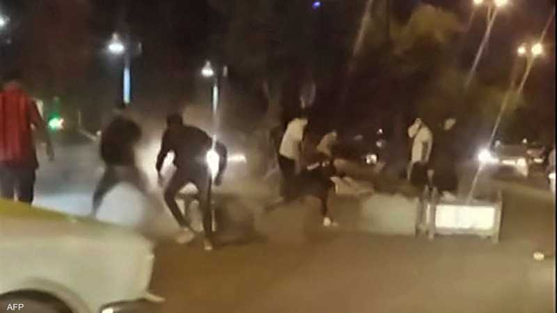 خامنئي يشيد بتصدي الباسيج للاحتجاجات