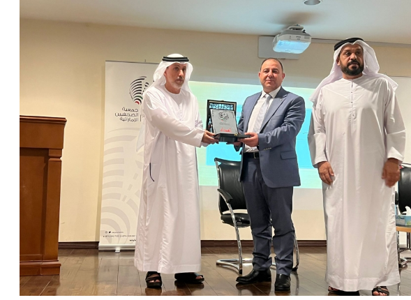الطاهات يحاضر في اساسيات رصد وتحليل منصات التواصل بجمعية الصحفيين الاماراتية
