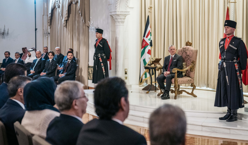 الملك يستمع إلى ردي الأعيان والنواب على خطاب العرش السامي