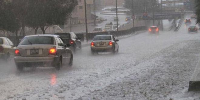 الأشغال تتعامل مع 62 بلاغًا خلال الظروف الجوية الماضية