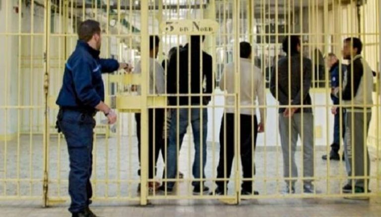 سجون فرنسا.. رقم قياسي لعدد المعتقلين