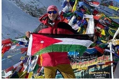 اردني يصل لقمة لاركا باس في جبال الهيمالايا