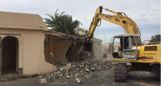 الأمانة تزيل مبنى في الشميساني