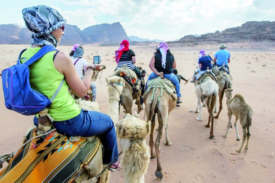 200  زيادة السياحة الصحراوية في وادي رم