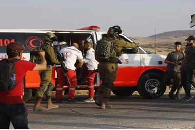 11 اصابة احداها حرجة خلال مواجهات مع الاحتلال في بلدة بيت أمر