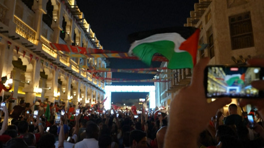 العلم الفلسطيني طاغ في قطر خلال كأس العالم