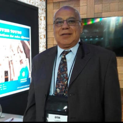  عيسى  يصدر قراراً بتشكيل لجنة لتسيير أعمال غرفة السلع السياحية برئاسة على غنيم