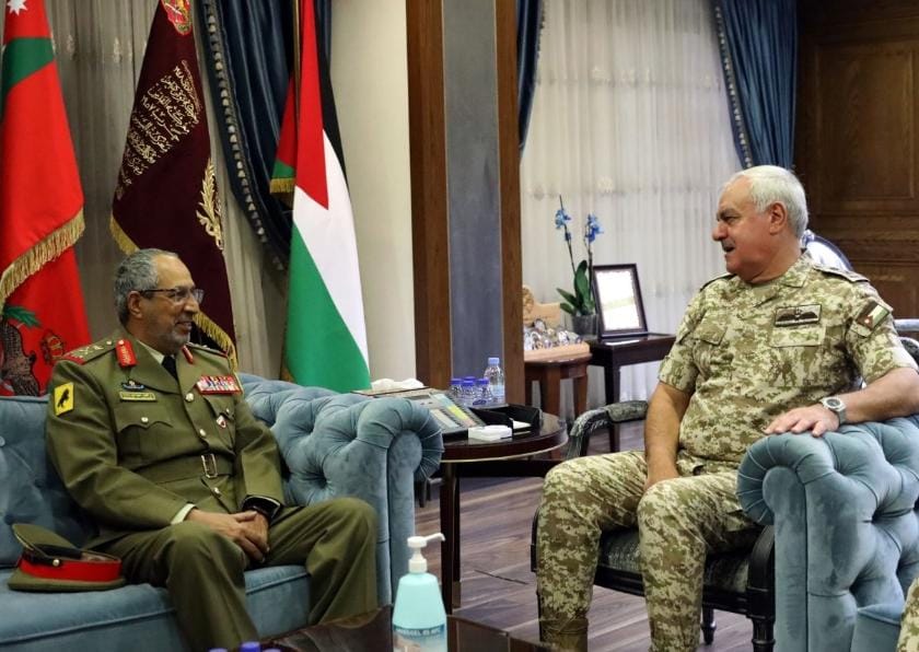الحنيطي يستقبل وفداً عسكرياً بحرينياً