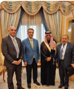 الفايز يلتقي مسؤولين مشاركين في قمة السياحة بالرياض