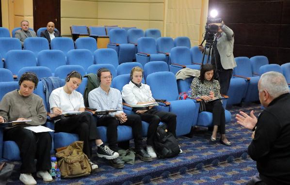 الأعيان يستضيف طلبة أميركيين يدرسون في الجامعات الأردنية