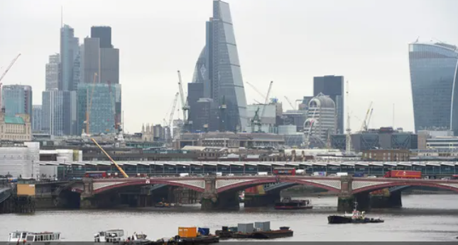 لندن تبرم اتفاقا تجاريا حول التكنولوجيا الرقمية مع كييف