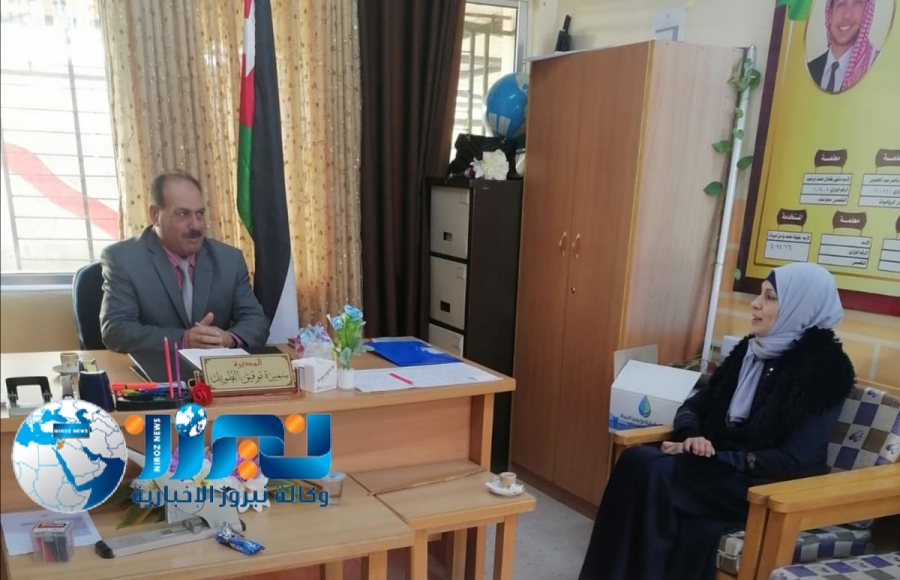 الاستاذ وليد الحسن  يتفقد سير العملية التعليمية و التعلمية في مدرسة الرفيد الاساسية المختلطة