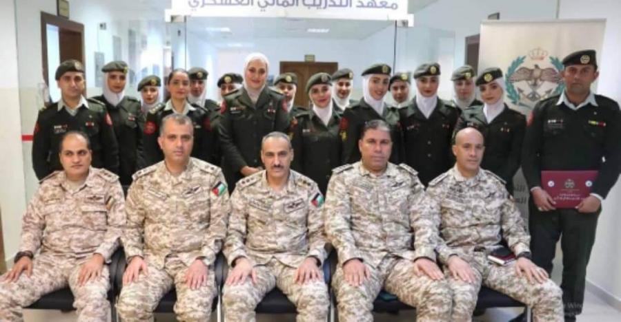 تخريج دورة التأهيل المهنية المتخصصة في المحاسبة لضباط الصف 22022