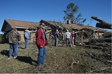 مصرع شخصين جراء أعاصير في أمريكا
