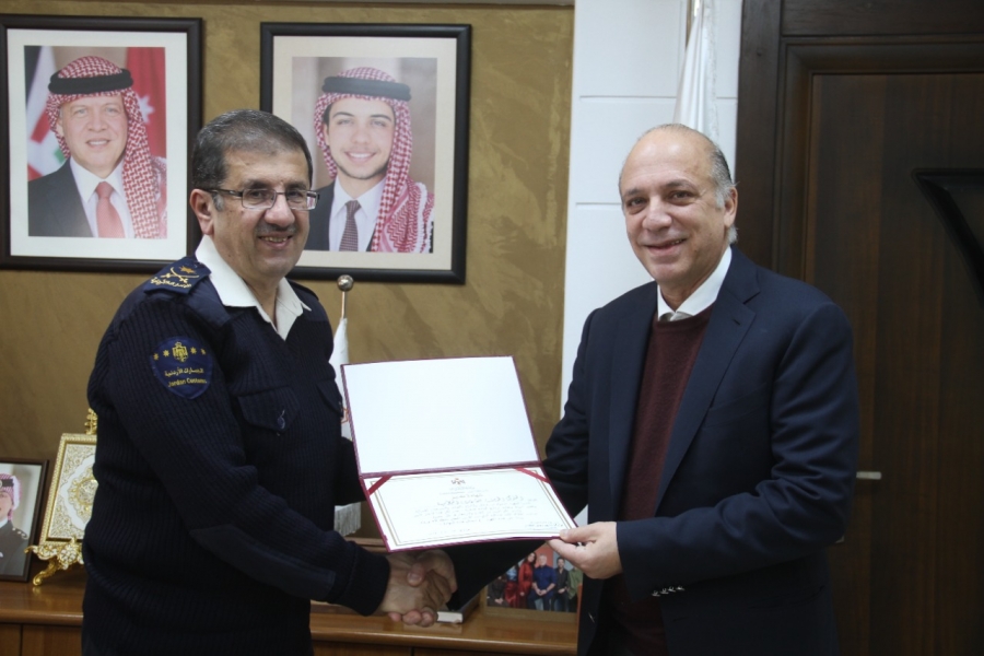 الجمارك تدرج الشركة الحديثة اللقاحات البيطرية ضمن برنامج القائمة الذهبية