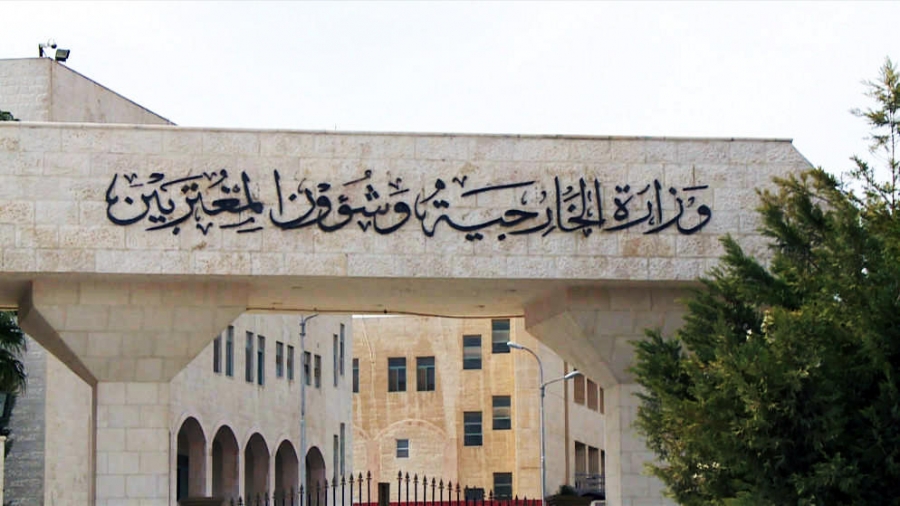 (بلوك) من الخارجية لمواطن دعا لإضاءة جسر عبدون