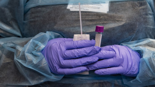 قرابة 35 ألف إصابة جديدة بكورونا في بكين وواشنطن تحذر