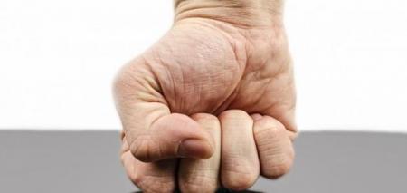 الفرجات يتبنى وثيقة تهدف للحد من العنف في الشوارع