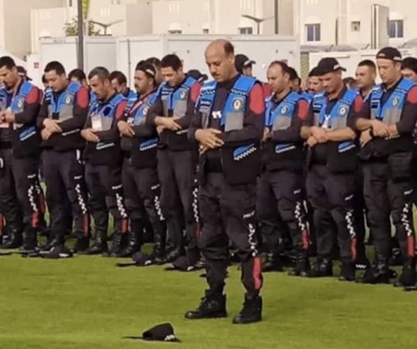 صلاة الغائب وبيت عزاء لوالد ضابط أردني في كأس العالم  صور