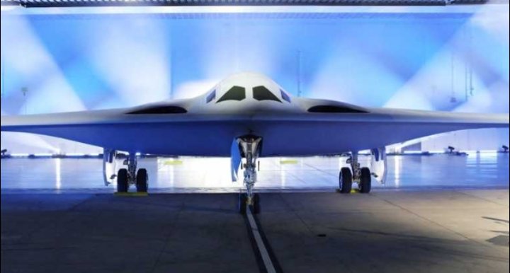 ما هي قاذفة الشبح الاستراتيجية التي كشفت عنها أميركا؟