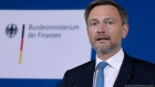 وزير مالية ألمانيا يحذر من حرب تجارية مع أمريكا.. ماذا يحدث