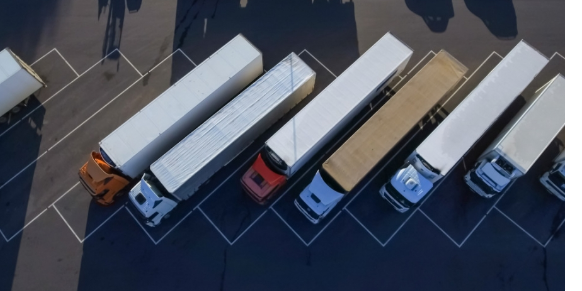 نقابة أصحاب الشاحنات: الإضراب على الطريق الصحراوي قائم