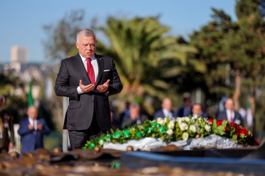 الملك يتجول في المتحف الوطني للمجاهد بالجزائر...صور