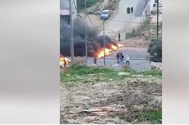 الأمن: اعادة فتح طريق بيرين بعد إغلاقها بإطارات مشتعلة